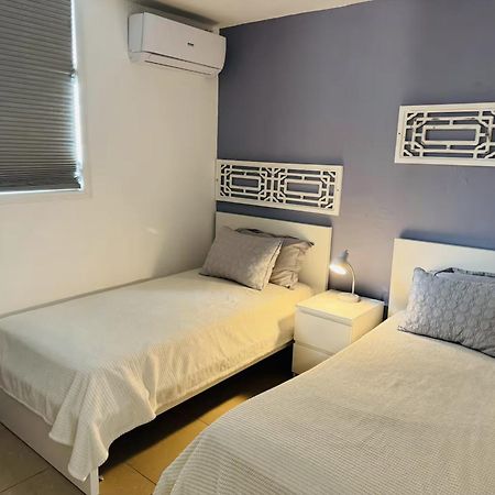 Hollywood Apartments Ябукоа Екстериор снимка