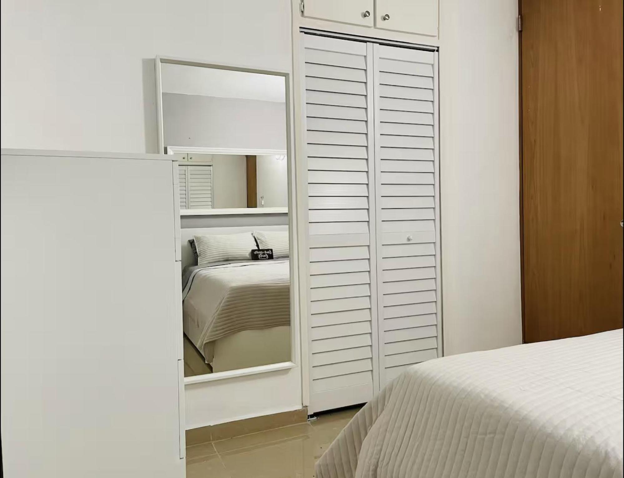 Hollywood Apartments Ябукоа Екстериор снимка